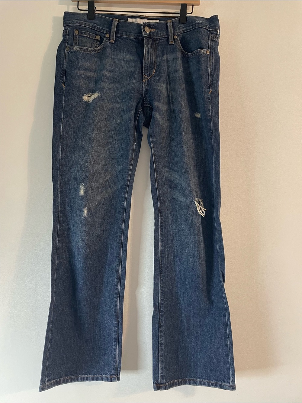 Old Navy Denim Jeans Distressed Straight Leg 100% Cotton Womenโs 10